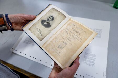 Faksimile Kettejevih Poezij, delo v tiskarni, foto Simon Avsec  (1)